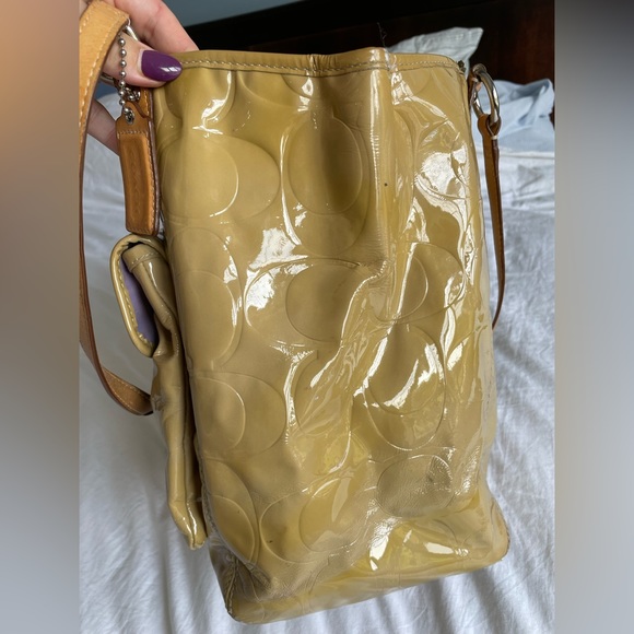 2009 paten-leather tan Coach Bag - Picture 8 of 9